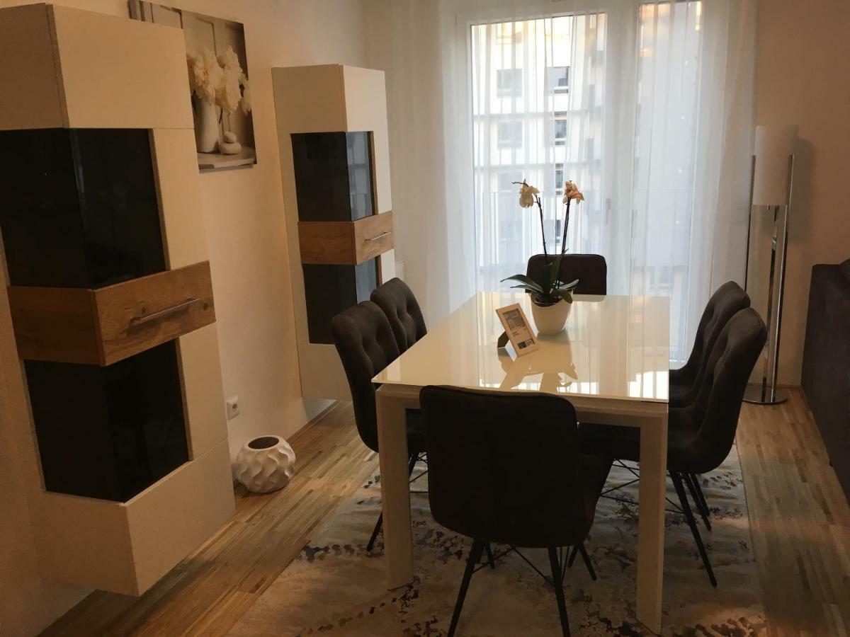 New Stylish Apartment Вена Экстерьер фото